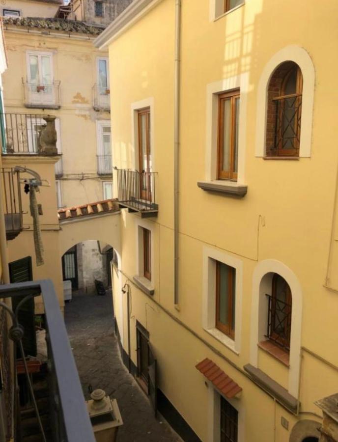 Maison In Centro Salerno Exterior foto